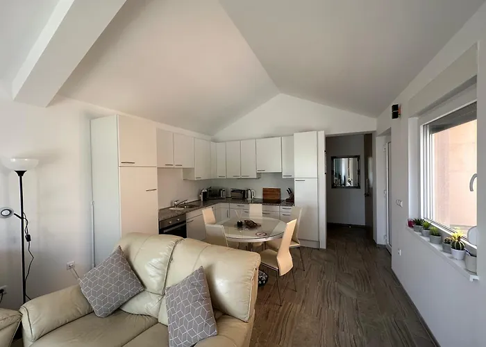 아파트 Harmony Luxurioes Ausgestattete Mit 65m2 *